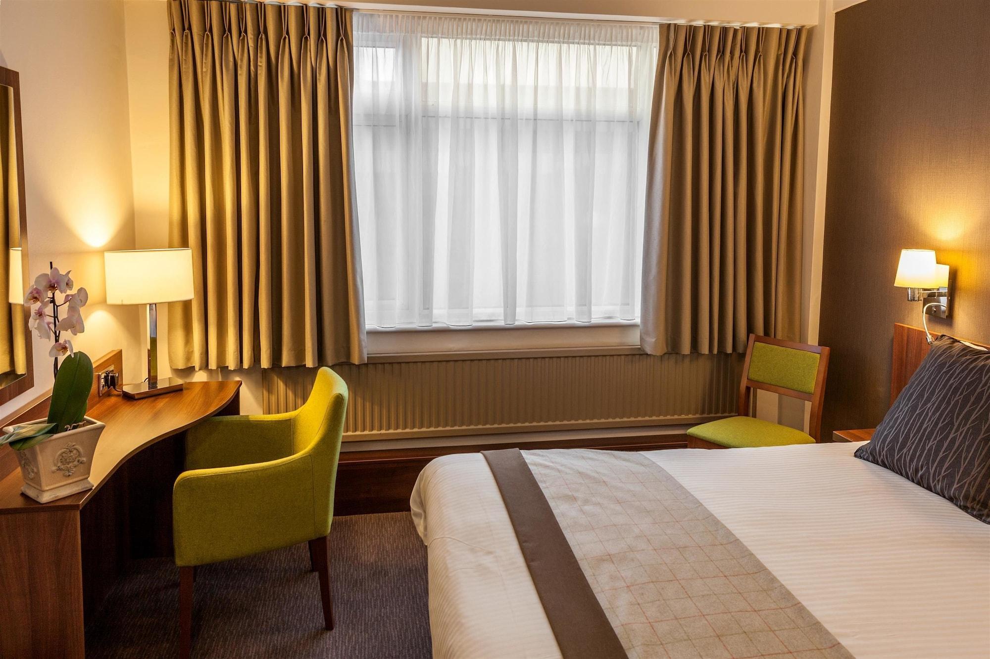 Cresta Court Hotel Altrincham Esterno foto