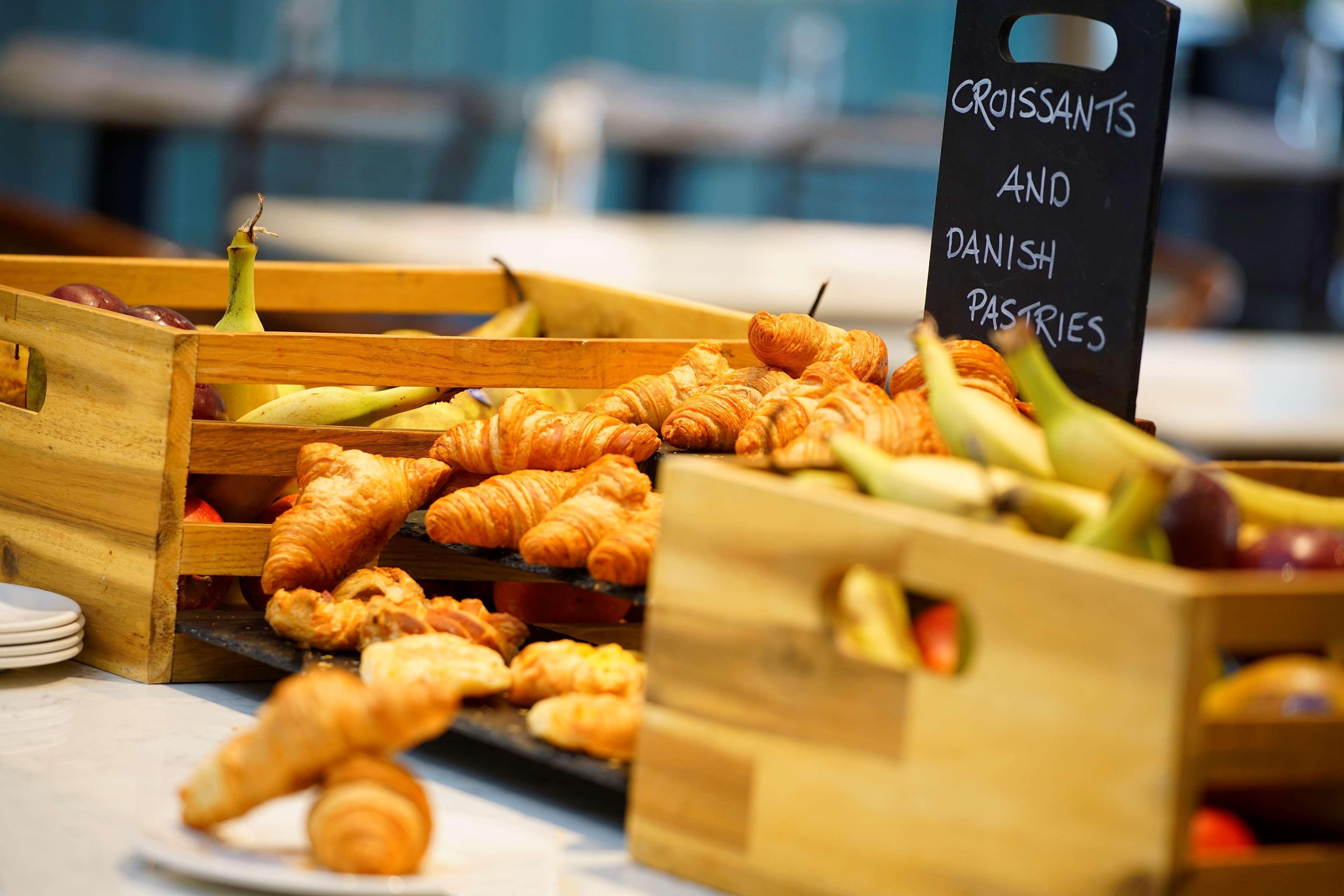 Cresta Court Hotel Altrincham Esterno foto