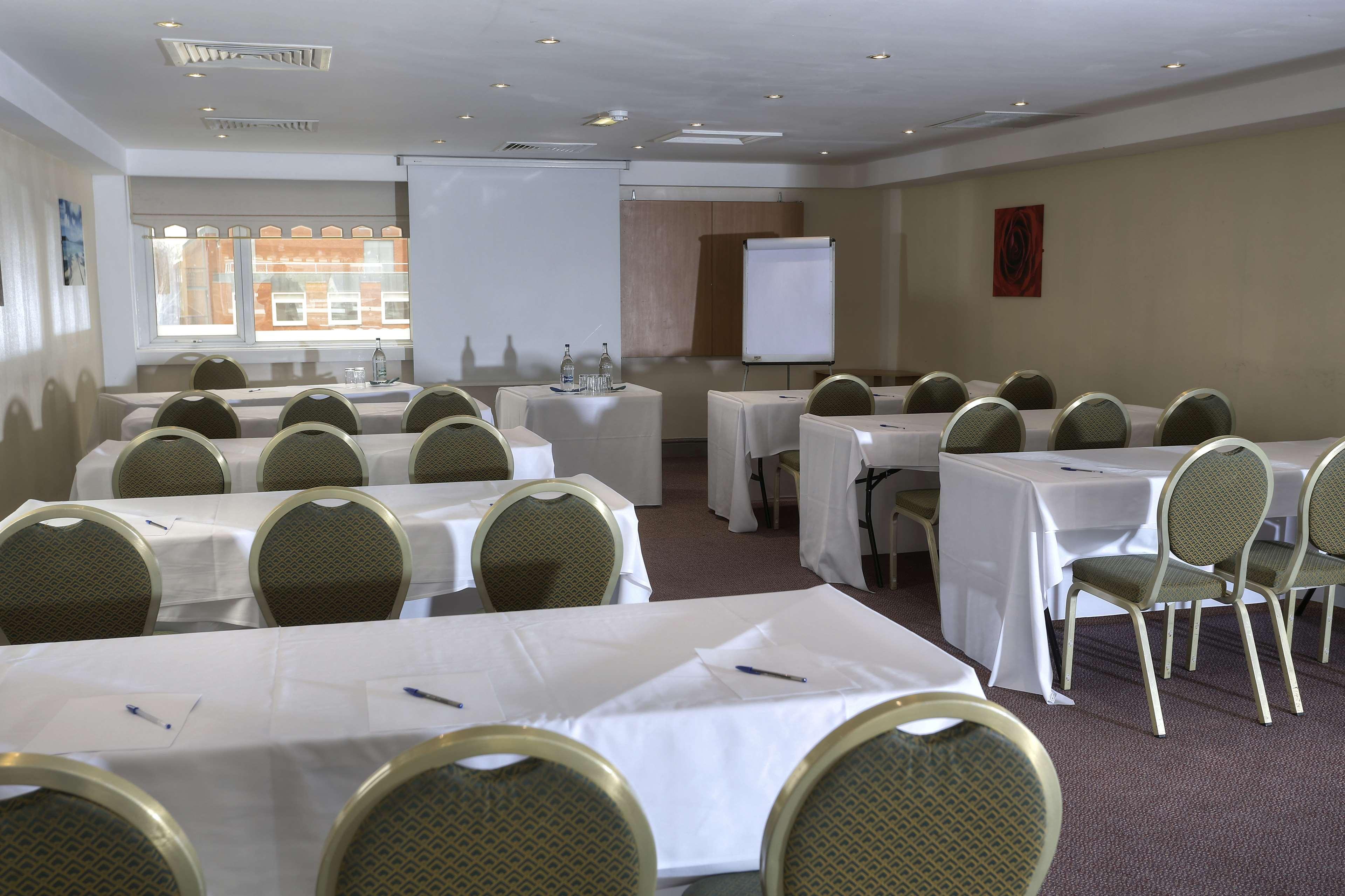 Cresta Court Hotel Altrincham Esterno foto