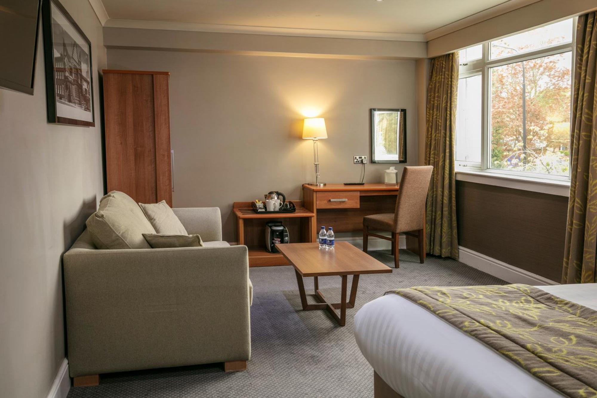 Cresta Court Hotel Altrincham Esterno foto