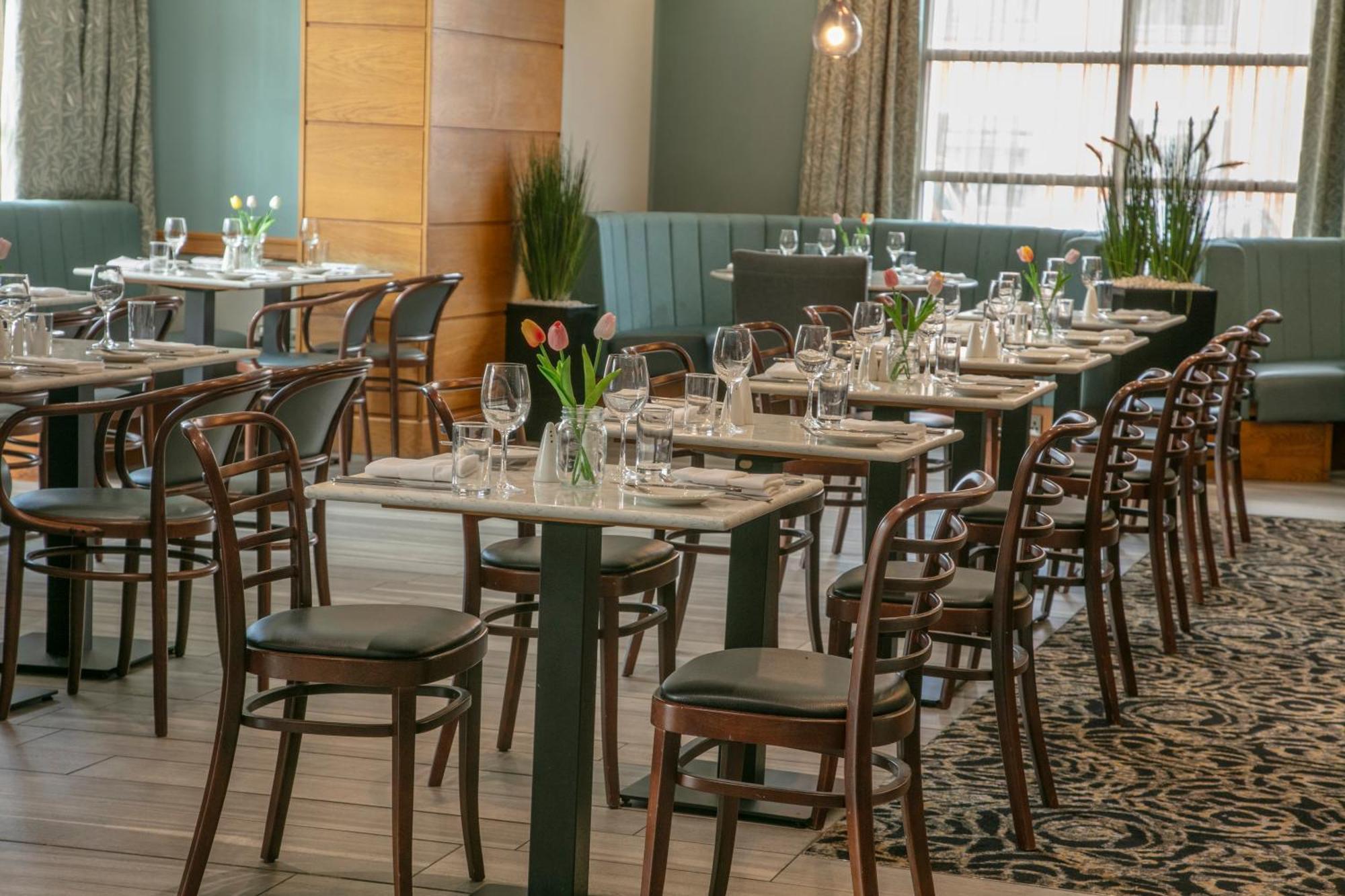 Cresta Court Hotel Altrincham Esterno foto