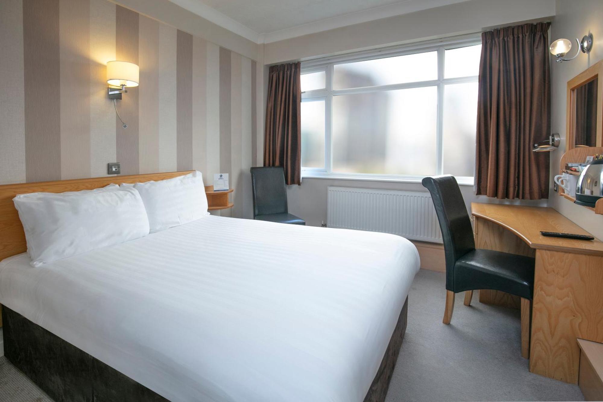 Cresta Court Hotel Altrincham Esterno foto