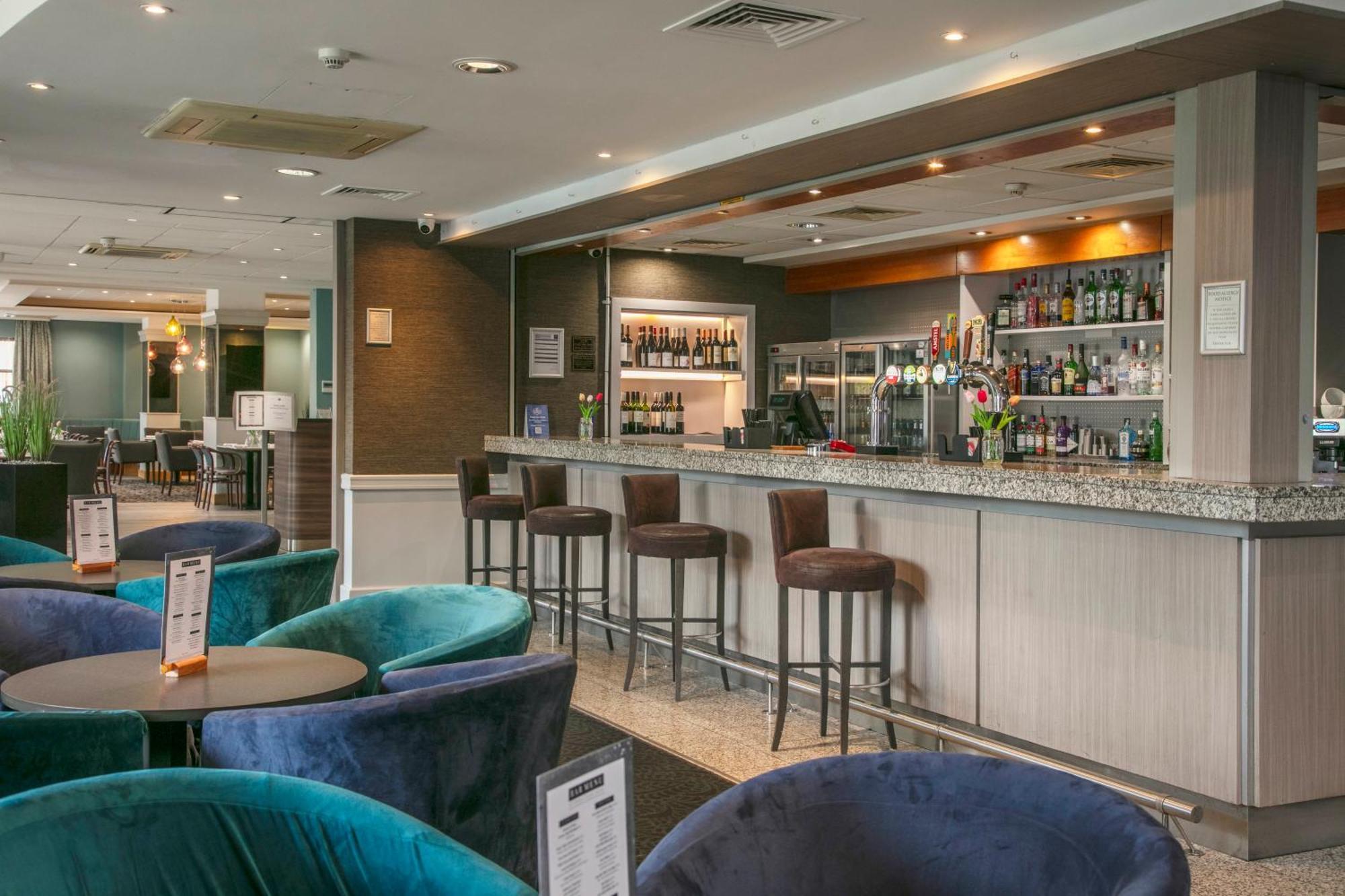 Cresta Court Hotel Altrincham Esterno foto