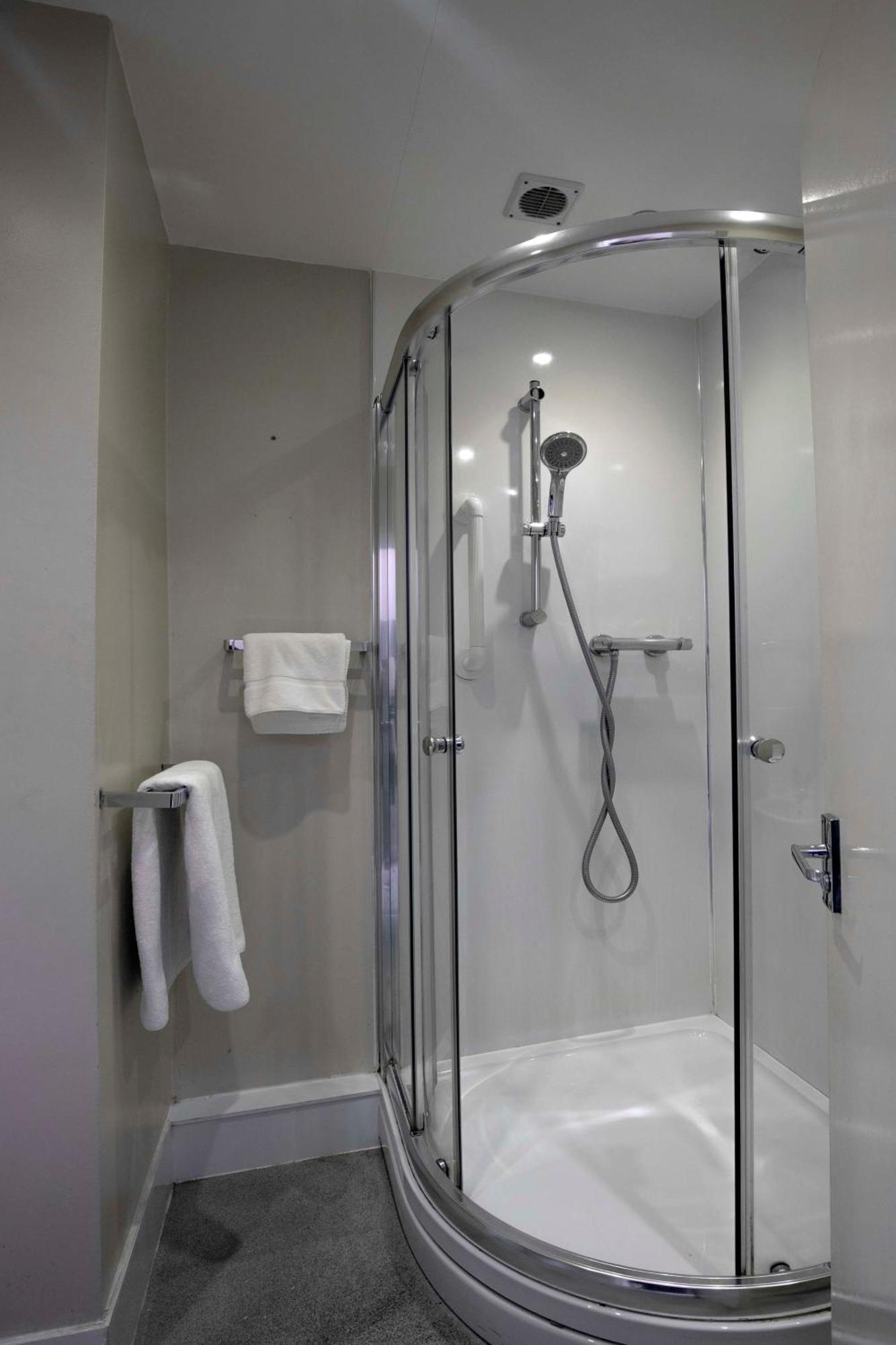 Cresta Court Hotel Altrincham Esterno foto