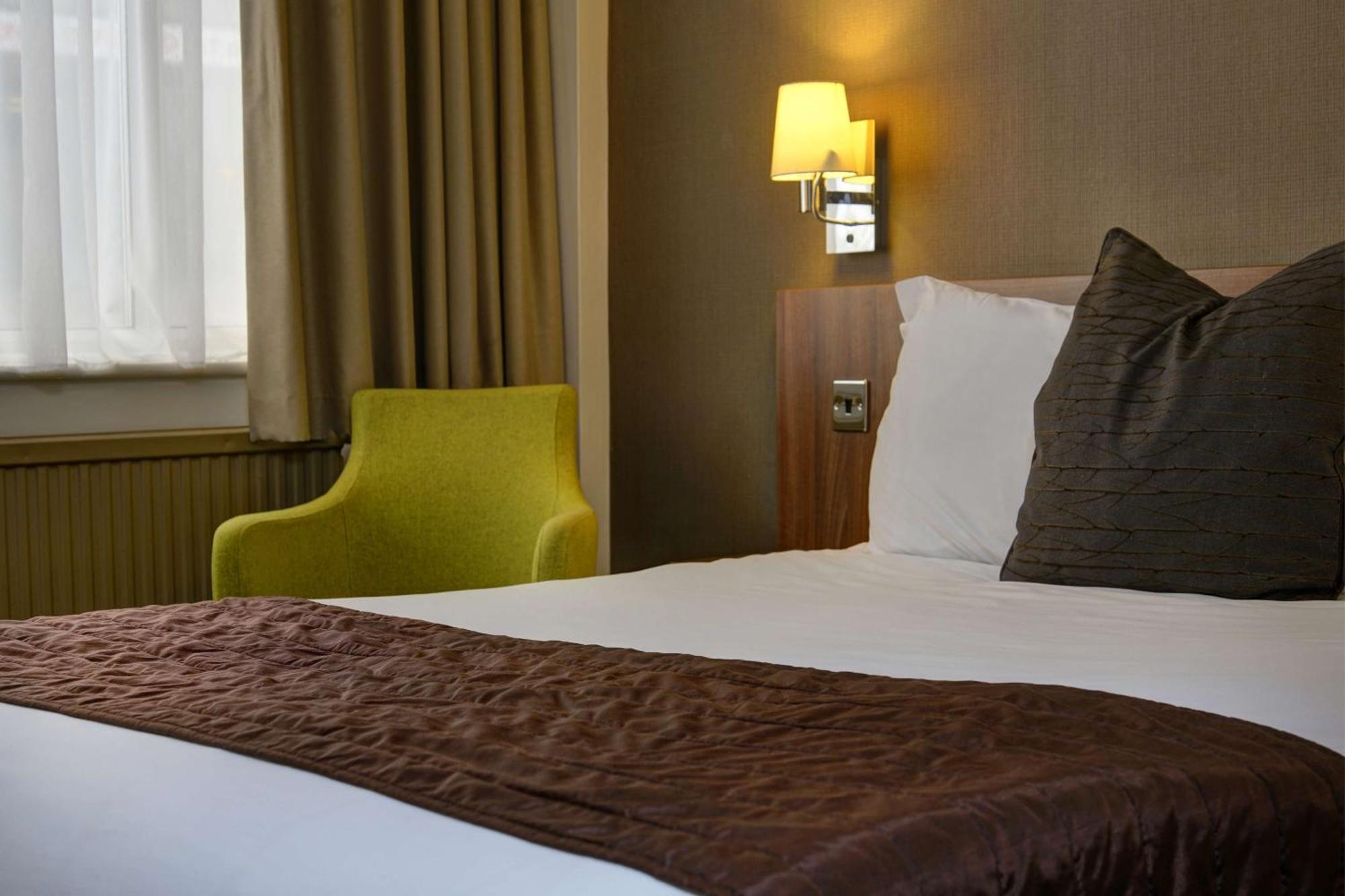Cresta Court Hotel Altrincham Esterno foto