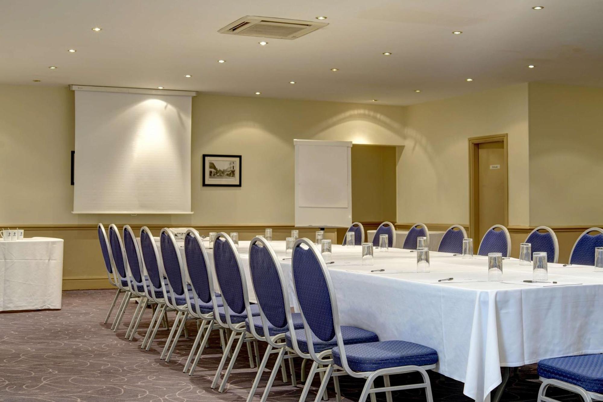 Cresta Court Hotel Altrincham Esterno foto