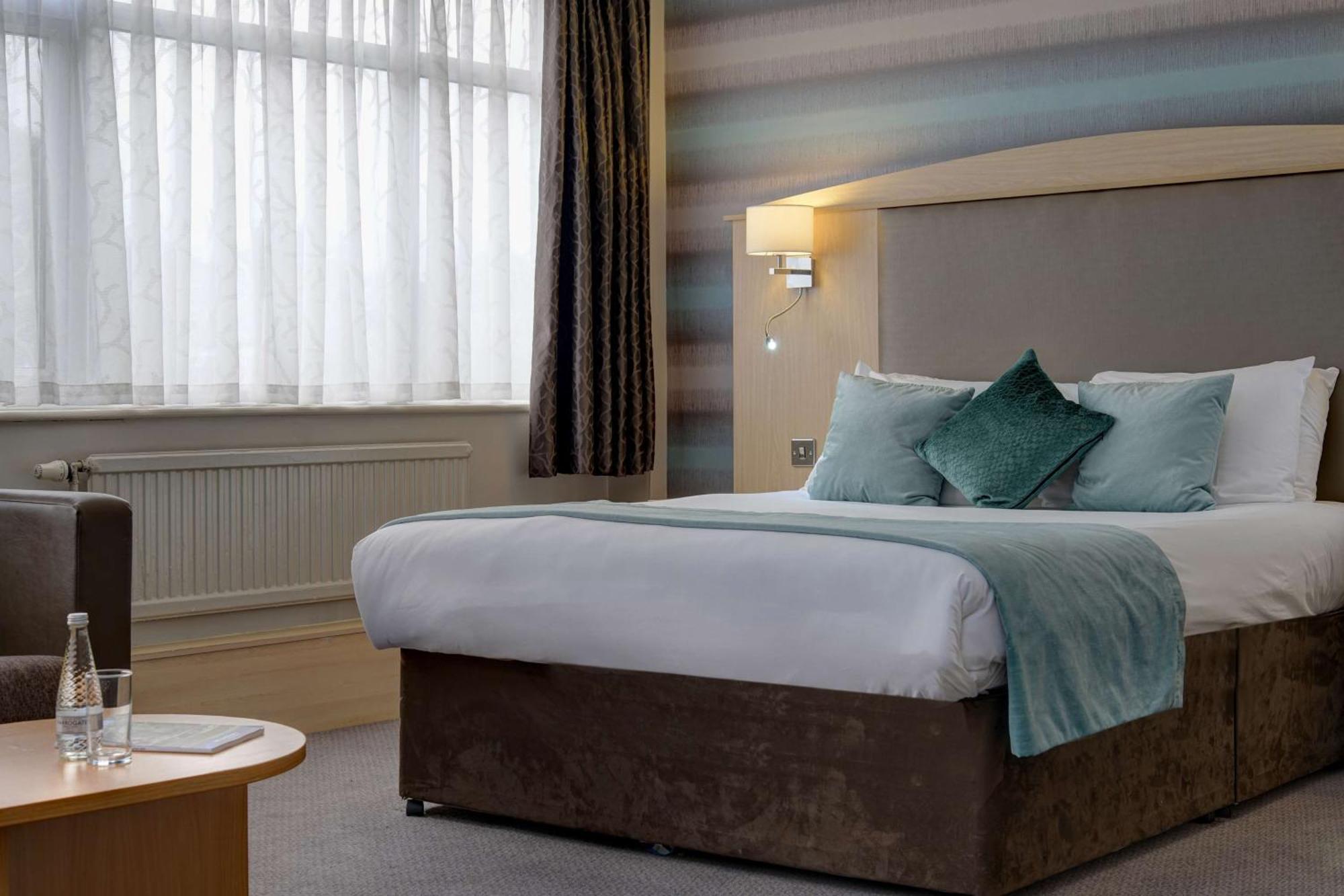 Cresta Court Hotel Altrincham Esterno foto