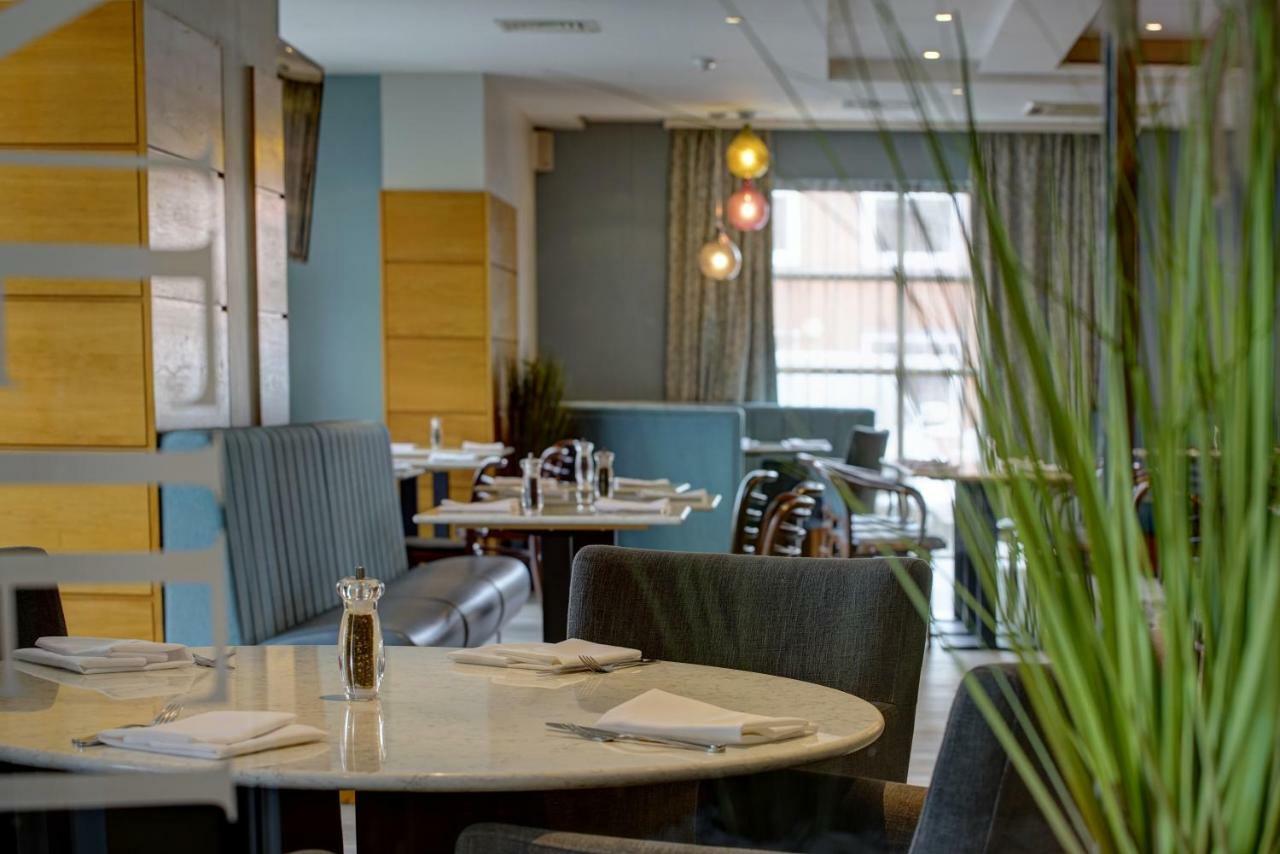 Cresta Court Hotel Altrincham Esterno foto
