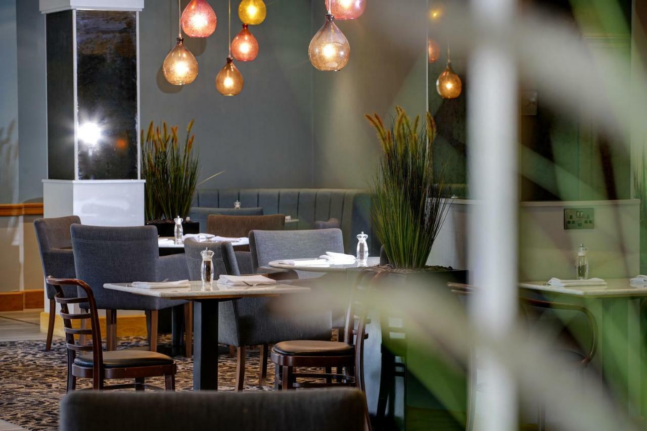 Cresta Court Hotel Altrincham Esterno foto